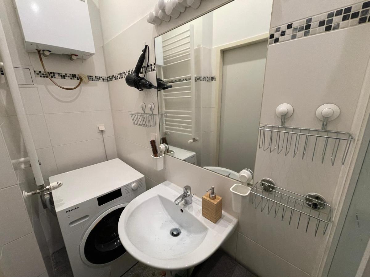 비엔나 Central Sunny Flat With Free Parking 아파트 외부 사진